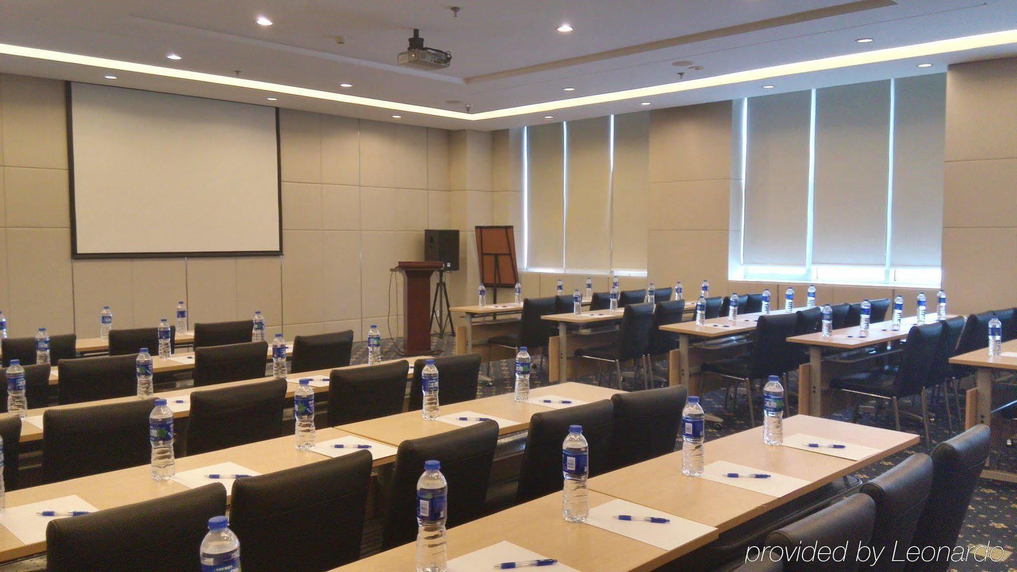 Holiday Inn Express Tianjin Heping By Ihg Экстерьер фото